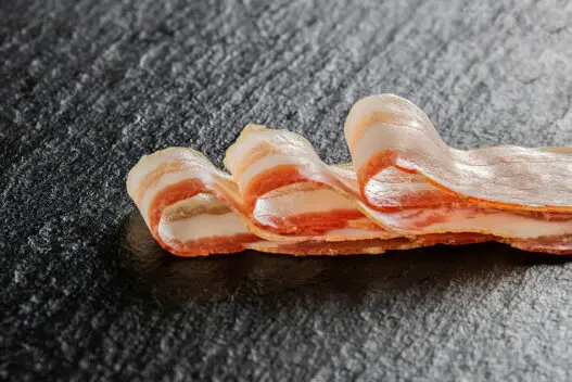 Raeucherspeck Speck geschnitten