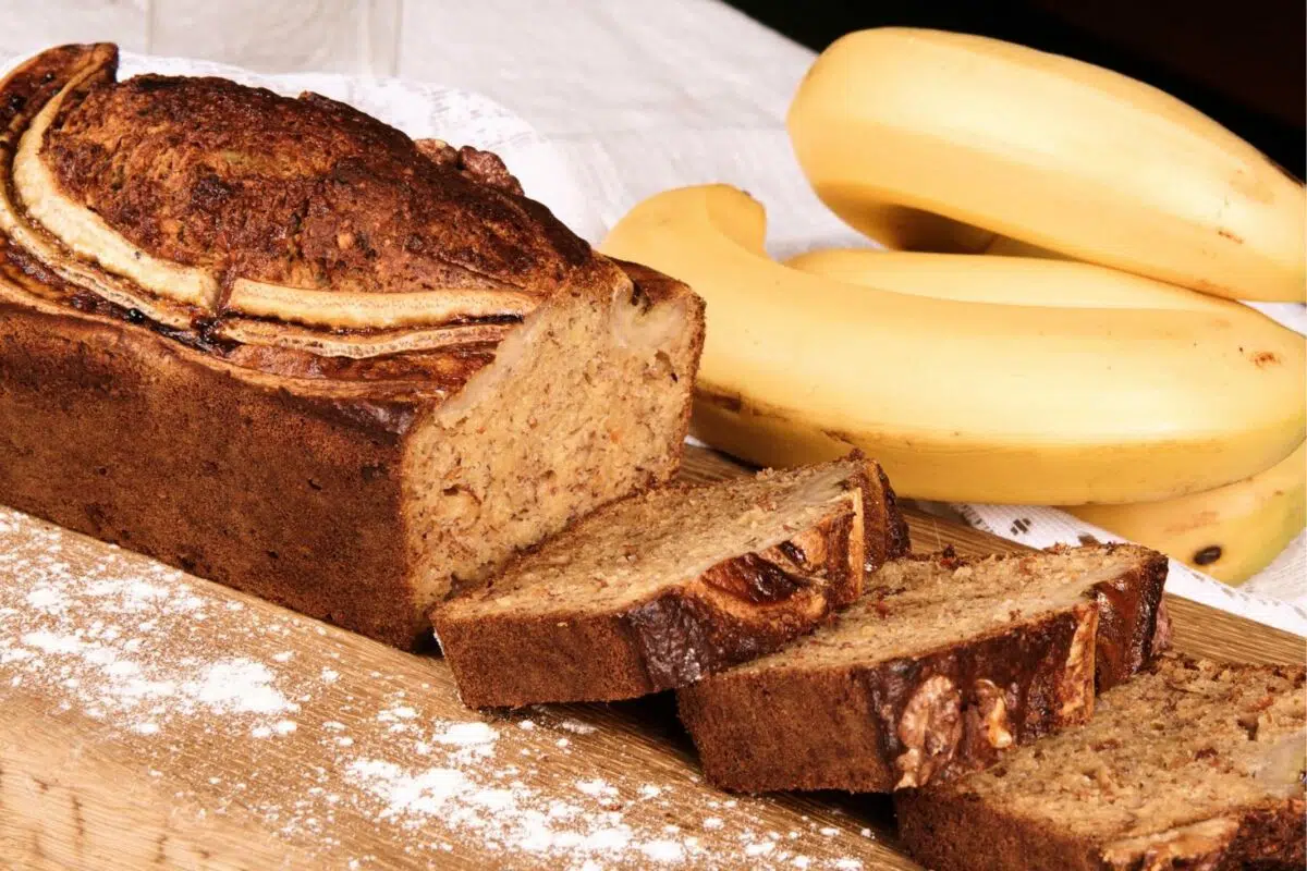 Bananenbrot mit speckchips